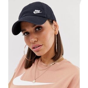 Nike Heritage 86 (H86) Classic Adjustable Cap In Black Unisex